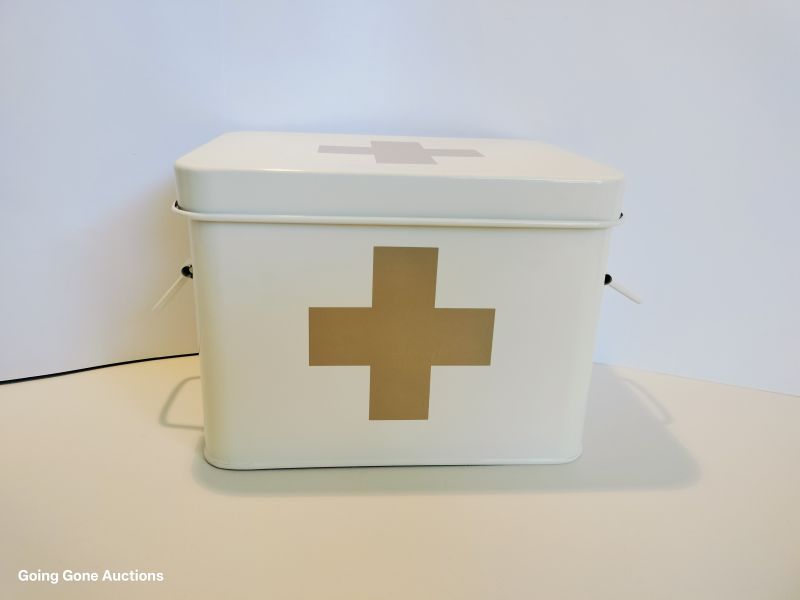 Retro enameled first aid box