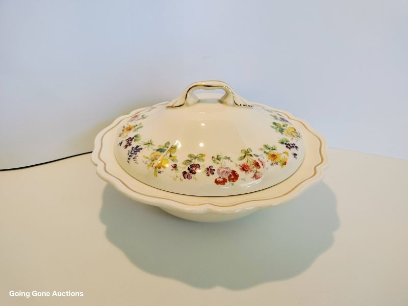 Royal Doulton lidded tureen